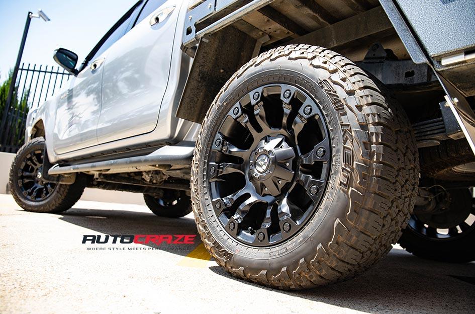 TOYOTA HILUX N80 4WD VAPOR MATTE BLACK